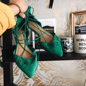 Aldo ✨ lace up laser cut flats